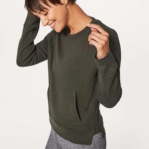 lululemon Press Pause Crew in Dark Olive, Size 12